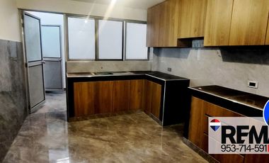 SE VENDE CASA EN SAN JUAN DE MIRAFLORES