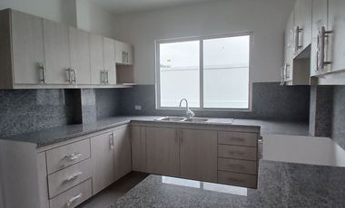 CASA EN VENTA DE ESTRENO EN PORTÓN DEL RÍO