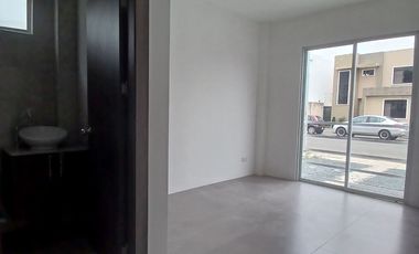 CASA EN VENTA DE ESTRENO EN PORTÓN DEL RÍO