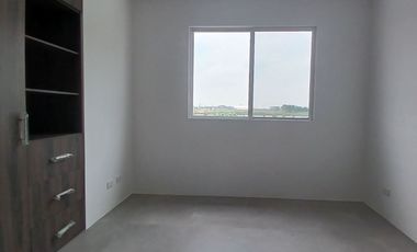 CASA EN VENTA DE ESTRENO EN PORTÓN DEL RÍO