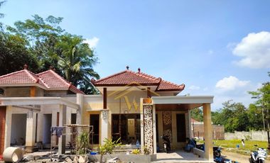 RUMAH ETNIK DALAM PERUMAHAN DEKAT AKMIL MAGELANG