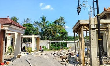 RUMAH ETNIK DALAM PERUMAHAN DEKAT AKMIL MAGELANG