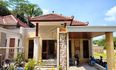 RUMAH ETNIK DALAM PERUMAHAN DEKAT AKMIL MAGELANG