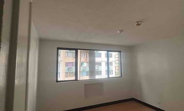 ‼️MOST AFFORDABLE CONDO‼️ CLEAN TITLE PERPETUAL OWNERSHIP Top HIGH END Condo Modern Minimialist Condo near MAKATI BGC ROCKWELL AIRPORT  Hotel Mall Resturants and Airport Hospital School Office