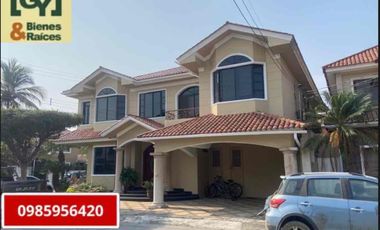 ALQ CASA URB. LAS RIVERAS