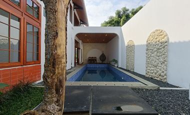 RUMAH MEWAH DENGAN KONSEP MEDITERANIA DI LOKASI STRATEGIS SAYAP SETIABUDI KAWASAN GEGERKALONG
