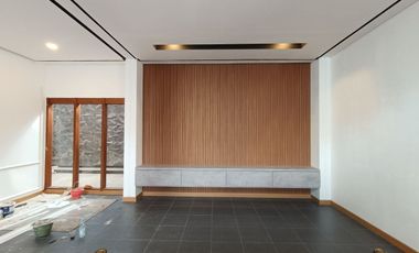 RUMAH MEWAH DENGAN KONSEP MEDITERANIA DI LOKASI STRATEGIS SAYAP SETIABUDI KAWASAN GEGERKALONG