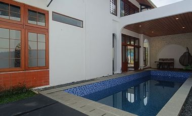 RUMAH MEWAH DENGAN KONSEP MEDITERANIA DI LOKASI STRATEGIS SAYAP SETIABUDI KAWASAN GEGERKALONG