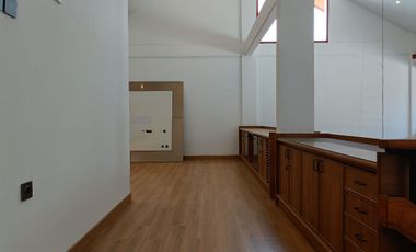 RUMAH MEWAH DENGAN KONSEP MEDITERANIA DI LOKASI STRATEGIS SAYAP SETIABUDI KAWASAN GEGERKALONG