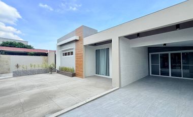 𝐍𝐞𝐰𝐥𝐲 𝐑𝐞𝐧𝐨𝐯𝐚𝐭𝐞𝐝 𝐌𝐨𝐝𝐞𝐫𝐧 𝐄𝐥𝐞𝐠𝐚𝐧𝐭 𝐁𝐮𝐧𝐠𝐚𝐥𝐨𝐰 𝐅𝐨𝐫 𝐒𝐚𝐥𝐞 𝐧𝐞𝐚𝐫 𝐒𝐌 𝐓𝐞𝐥𝐚𝐛𝐚𝐬𝐭𝐚𝐠𝐚𝐧