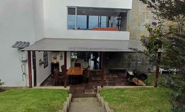 Casa Moderna en Venta con espacios verdes