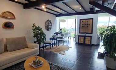 Casa Moderna en Venta con espacios verdes