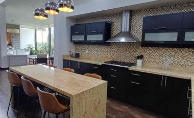 Casa Moderna en Venta con espacios verdes