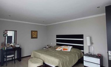 Casa Moderna en Venta con espacios verdes