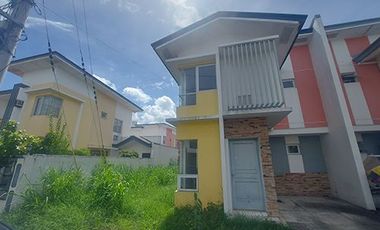 House and lot for sale in Citation Residences Barangay Sto Tomas ( Calabuso ) Biñan City Laguna