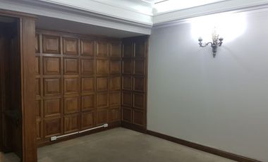 VENTA amplia oficina, centro Mendoza