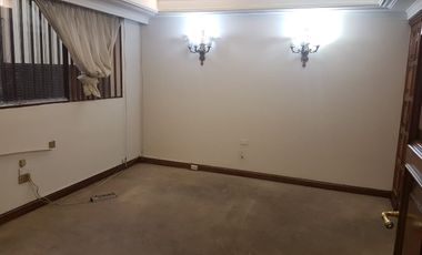 VENTA amplia oficina, centro Mendoza