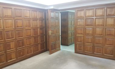 VENTA amplia oficina, centro Mendoza