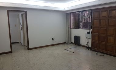 VENTA amplia oficina, centro Mendoza