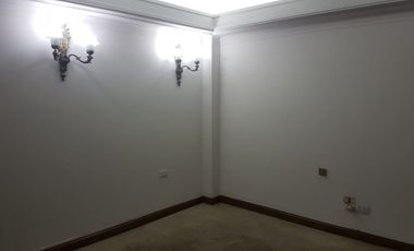 VENTA amplia oficina, centro Mendoza