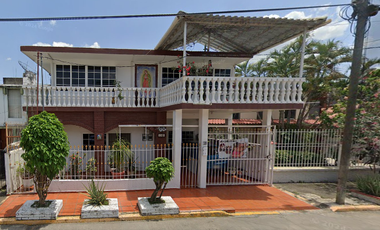 Estrena esta propiedad ubicada en la colonia Las Palmas, Ver. A un precio de remate.