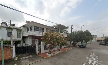 Estrena esta propiedad ubicada en la colonia Las Palmas, Ver. A un precio de remate.