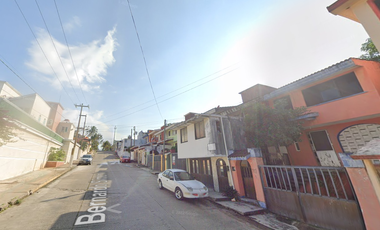 Casa 🏡 de oportunidad en BERNARDO SIMONIN 703-A✨💵   🏡💵