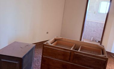 ATENCION INVERSIONISTAS, GRAN CASA EN EXCELENTE UBICACION, PARA REMODELAR