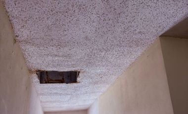 ATENCION INVERSIONISTAS, GRAN CASA EN EXCELENTE UBICACION, PARA REMODELAR