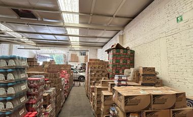 BODEGA JUNTO A AV. SALK A 1 CUADRA DE SALVADOR NAVA