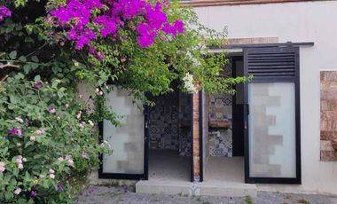 Casa comercial en renta en Blvd. Algeciras