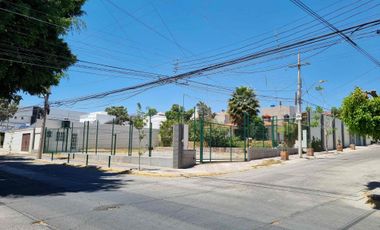 Casa comercial en renta en Blvd. Algeciras