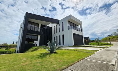 CASA AMOBLADA EN VENTA CONDOMINIO RUITOQUE