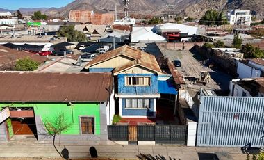 SAN FELIPE - VENDE CASA 5D 2B EN PLENO CENTRO