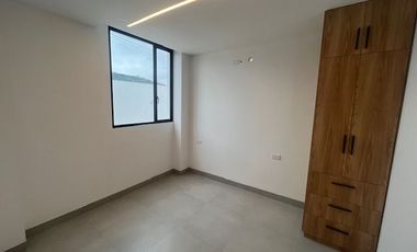 CASA POR ESTRENAR EN VENTA EN ZONA DE ALTA PROYECCION EN PORTOVIEJO - DE OPORTUNIDAD
