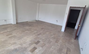 Local Comercial Con Bodega en Alquiler en el Sur de Guayaquil, 1 Oficina, 1 Baño.