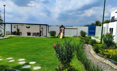 Venta de casa nueva de dos recámaras con alberca a solo 10 minutos de Cuautla Mor.