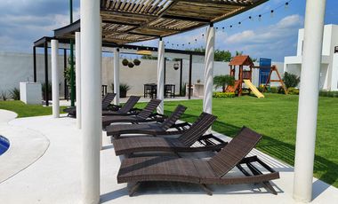 Venta de casa nueva de dos recámaras con alberca a solo 10 minutos de Cuautla Mor.