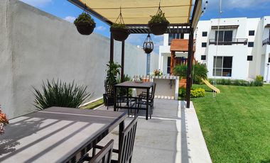 Venta de casa nueva de dos recámaras con alberca a solo 10 minutos de Cuautla Mor.