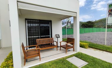 Venta de casa nueva de dos recámaras con alberca a solo 10 minutos de Cuautla Mor.