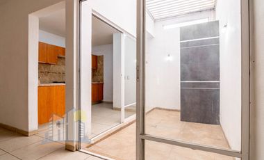Casa en venta cerca de la Central Camionera Nueva Guadalajara y Carretera Libre a Zapotlanejo