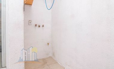 Casa en venta cerca de la Central Camionera Nueva Guadalajara y Carretera Libre a Zapotlanejo