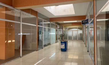 VENTA LOCAL COMERCIAL PLAZA REAL_PELUQUERIA_A PUERTA CERRADA