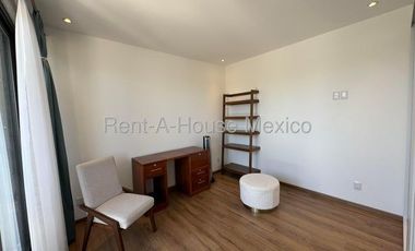 Altos de Juriquilla - RENTA. Departamento amueblado en planta baja, 3 recámaras