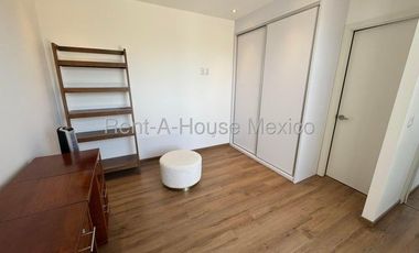 Altos de Juriquilla - RENTA. Departamento amueblado en planta baja, 3 recámaras