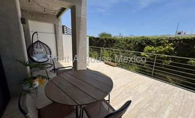 Altos de Juriquilla - RENTA. Departamento amueblado en planta baja, 3 recámaras