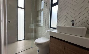 En Venta Casa en Condominio, Challuabamba Cuenca