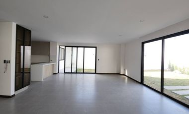 En Venta Casa en Condominio, Challuabamba Cuenca