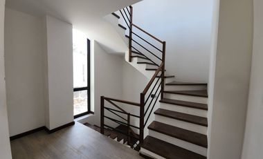 En Venta Casa en Condominio, Challuabamba Cuenca