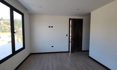 En Venta Casa en Condominio, Challuabamba Cuenca